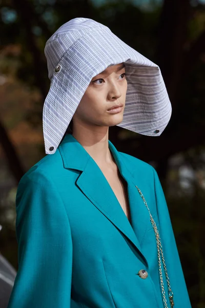 Look 64